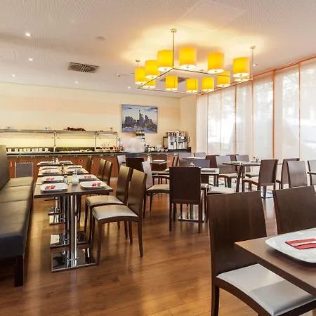 Premier Frankfurt Europaviertel Отель 3*