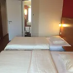 Отель Premier Frankfurt Europaviertel 3*