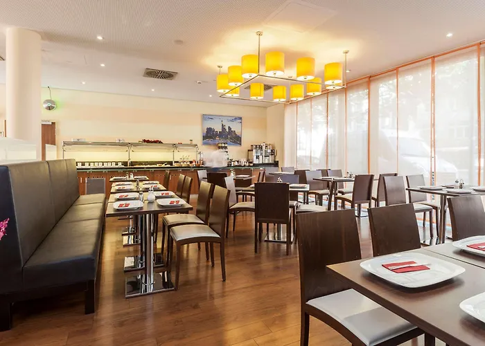 Azimut Frankfurt Hotel 3*