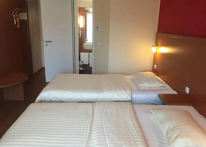 Hotel Azimut Frankfurt 3*